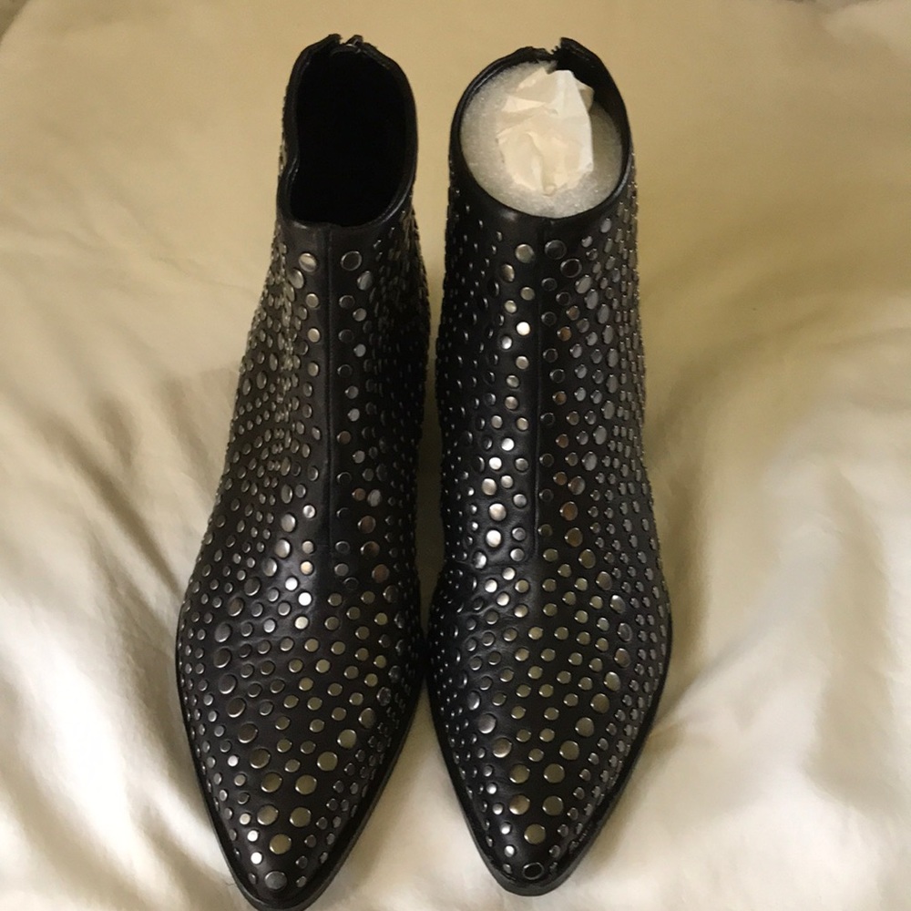 VINCE CAMUTO Ankle Boot 9M   NWB - Picture 8 of 8